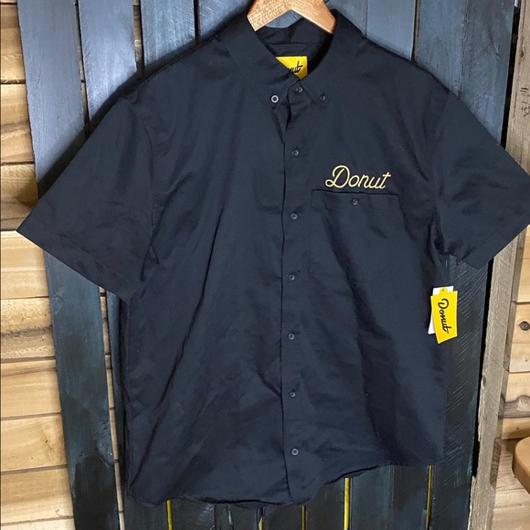 Zumiez Other - NWT Zumiez Donut Black Short Sleeve Work Shirt with Yellow Embroidery size small
